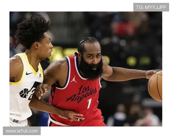 阿特金森盛赞哈登 阿伦篮下撑防